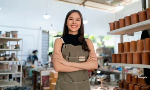 Karyawan Toko Retail dengan Pengalaman Penjualan
