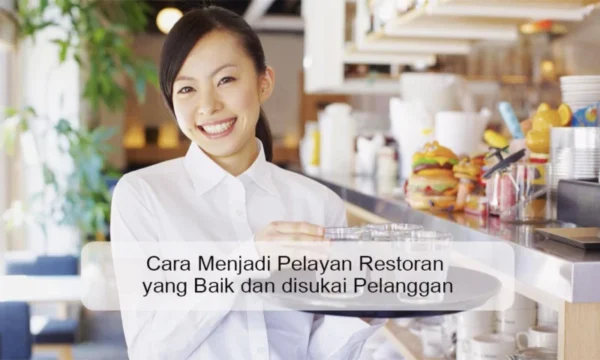 Pelayan Restoran Senior dengan Pengalaman Layanan Pelanggan