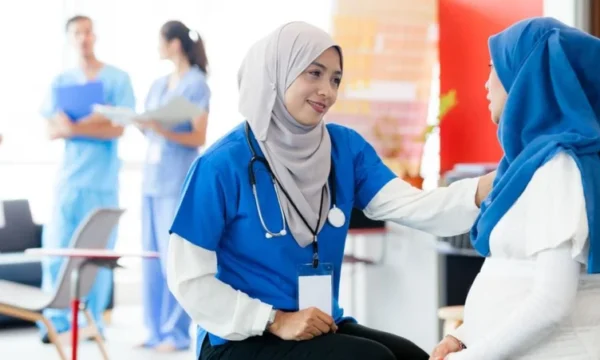 Perawat dan Bidan Profesional dalam Pelayanan Kesehatan