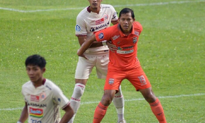 Persija Jakarta Kehilangan Momentum Crucial: Hasil Imbang Melawan Dewa United Picu Kemarahan Jakmania dan Tuntutan Mundurnya Mauricio Souza