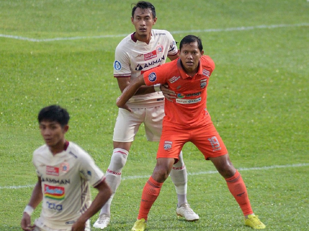 Persija Jakarta Kehilangan Momentum Crucial: Hasil Imbang Melawan Dewa United Picu Kemarahan Jakmania dan Tuntutan Mundurnya Mauricio Souza