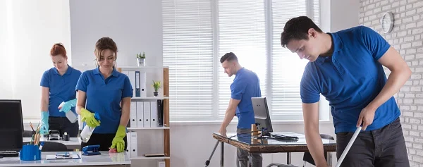 Petugas Kebersihan Kantor Umum