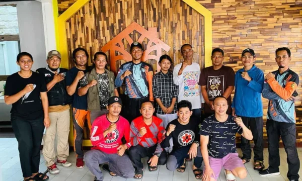 Tim Crew Store Kediri Raya