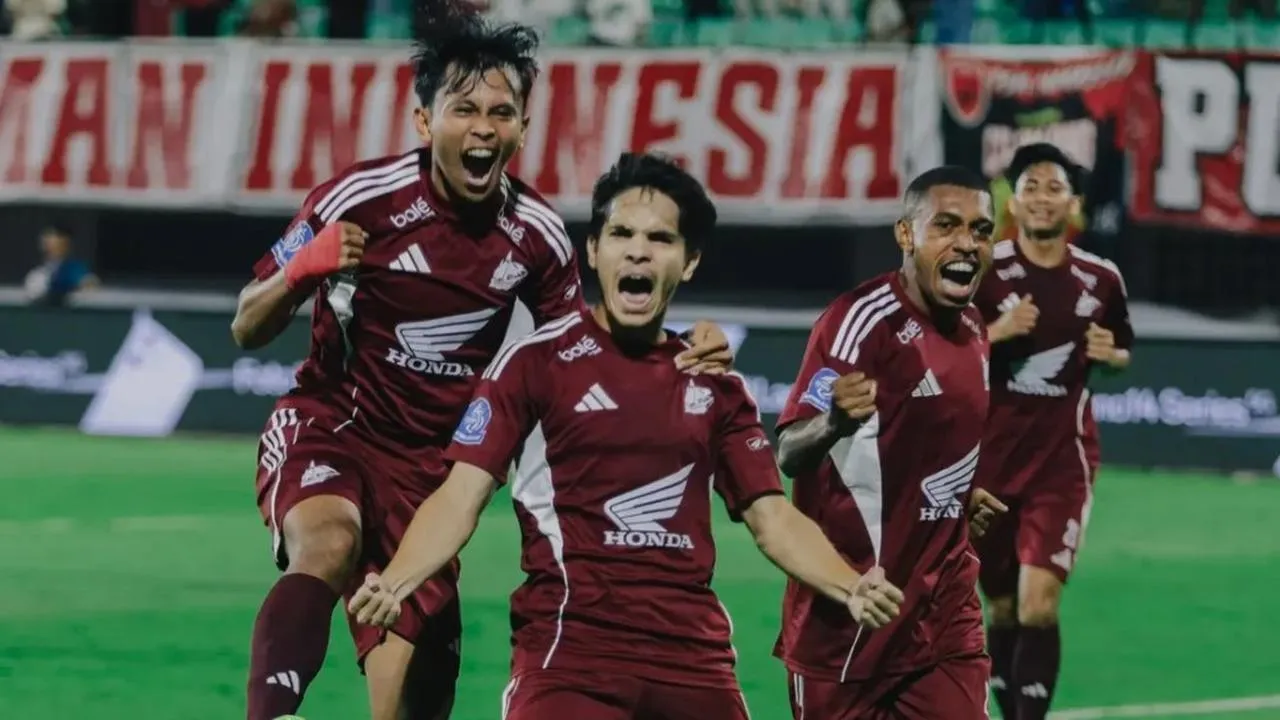Tomas Trucha Diambang Pemecatan: PSM Makassar Terpuruk di Liga Super 2025/2026, Suporter Tuntut Mundur
