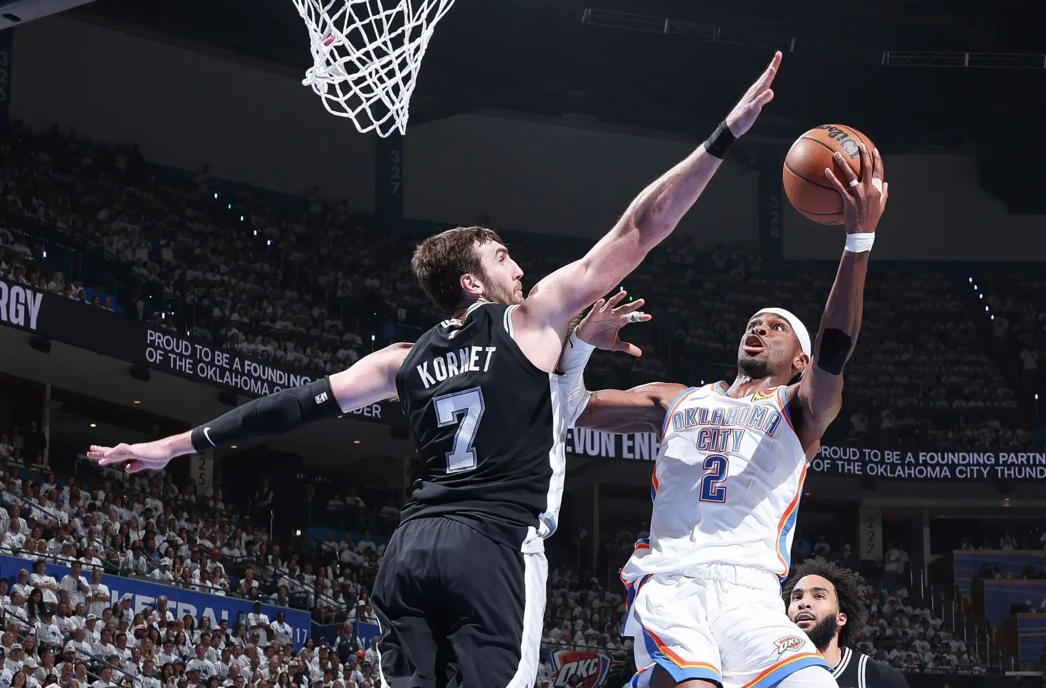 Thunder Tekuk Spurs Satu Langkah Menuju Final NBA Liga Olahraga