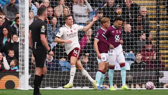 Burnley Vs Arsenal The Gunners Menang 2-0 Nyaman di Puncak Klasemen