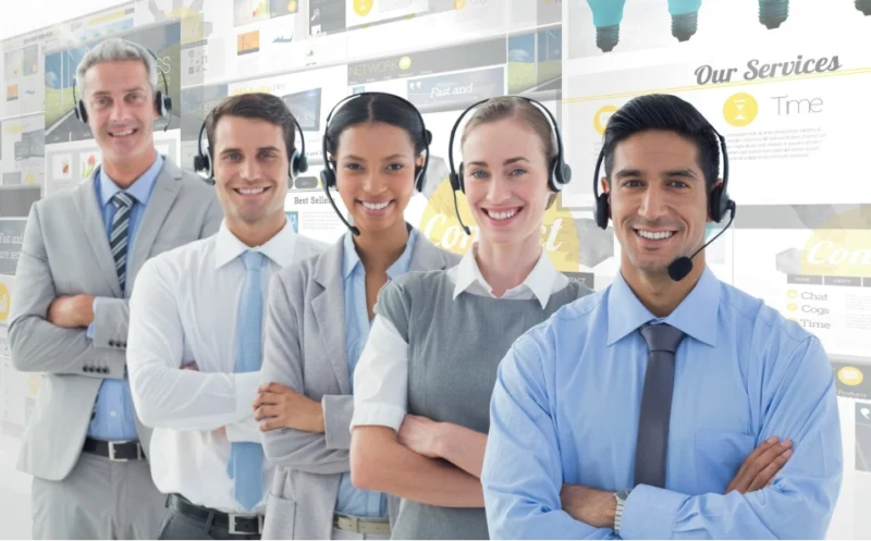 Customer Service Frontliner yang Menarik dan Profesional
