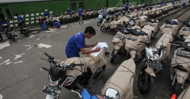 KURIR MOTOR AREA SALEMBA, JAKARTA PUSAT